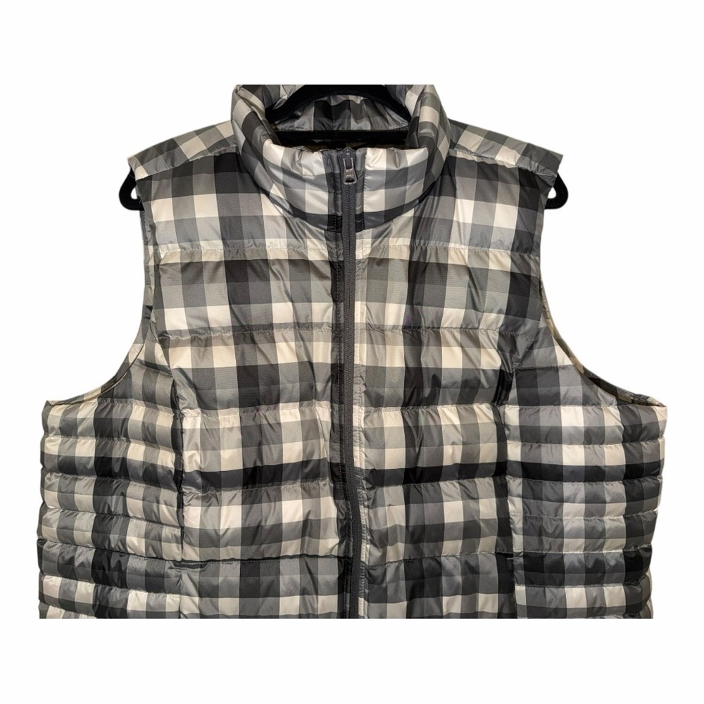 Lands' End Women's Checkered Puffer Vest in Black and Gray - Picture 6 of 9